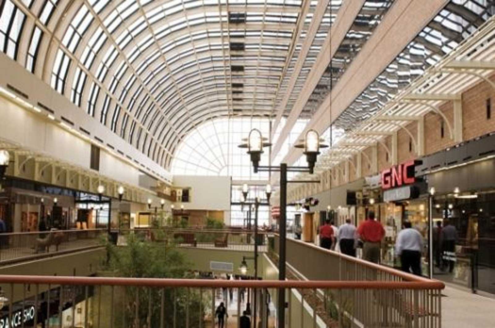 Find all of the stores, dining and entertainment options located at Houston Premium Outlets®.