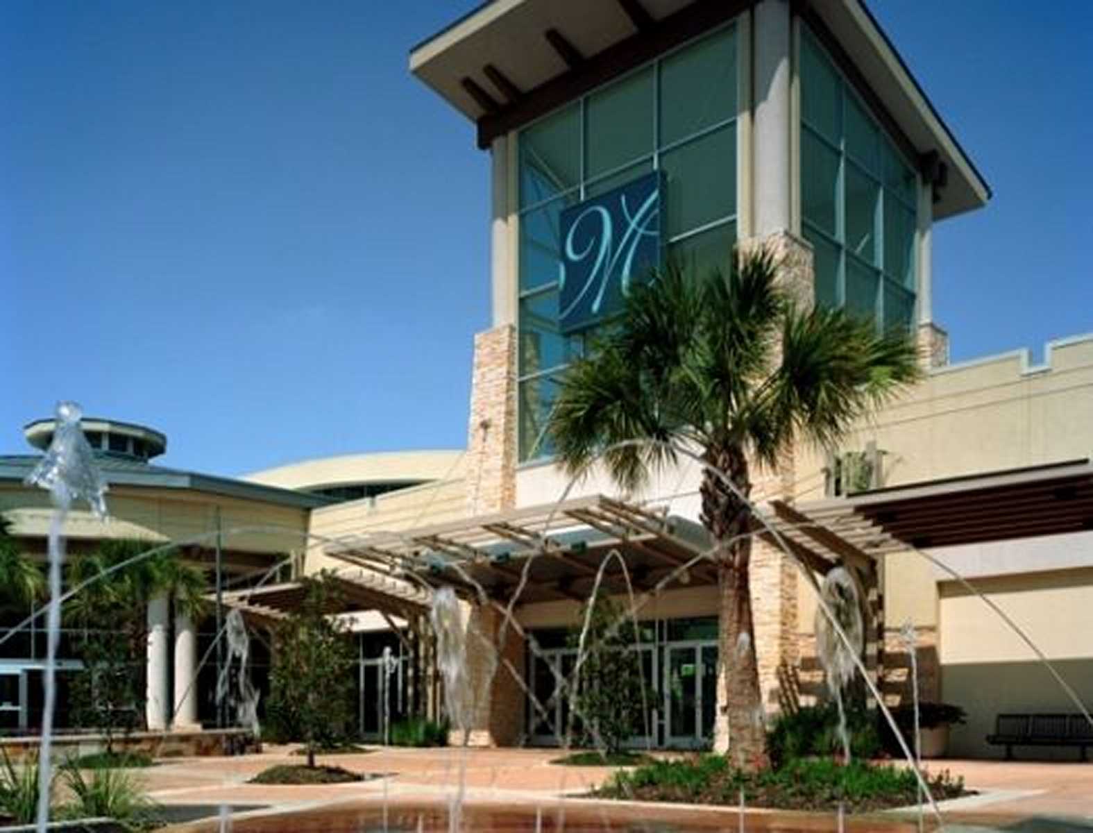 Houston Shopping The fourth largest city in the nation, Houston is arguably the style capital of the South. It's home to a Project Runway-winner and more than a dozen distinct shopping areas, with retail that runs the gamut from vintage to high-end designer.